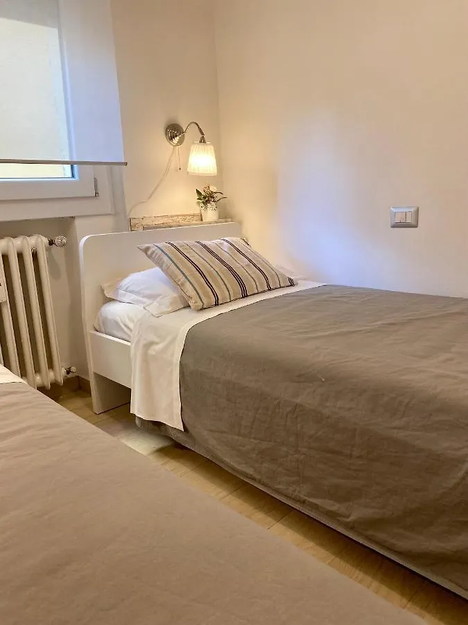 Modern City Apartment Módena 0*,  Italia